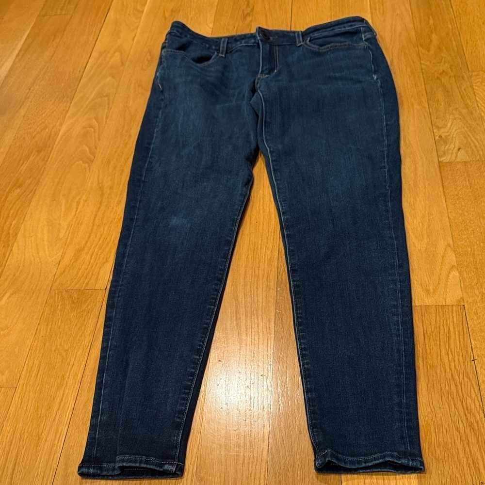American Eagle outfitters women’s jegging  jeans size 8 .